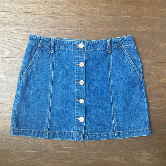 💕3 FOR $30 Forever21 Denim Mini Skirt - Picture 3 of 4